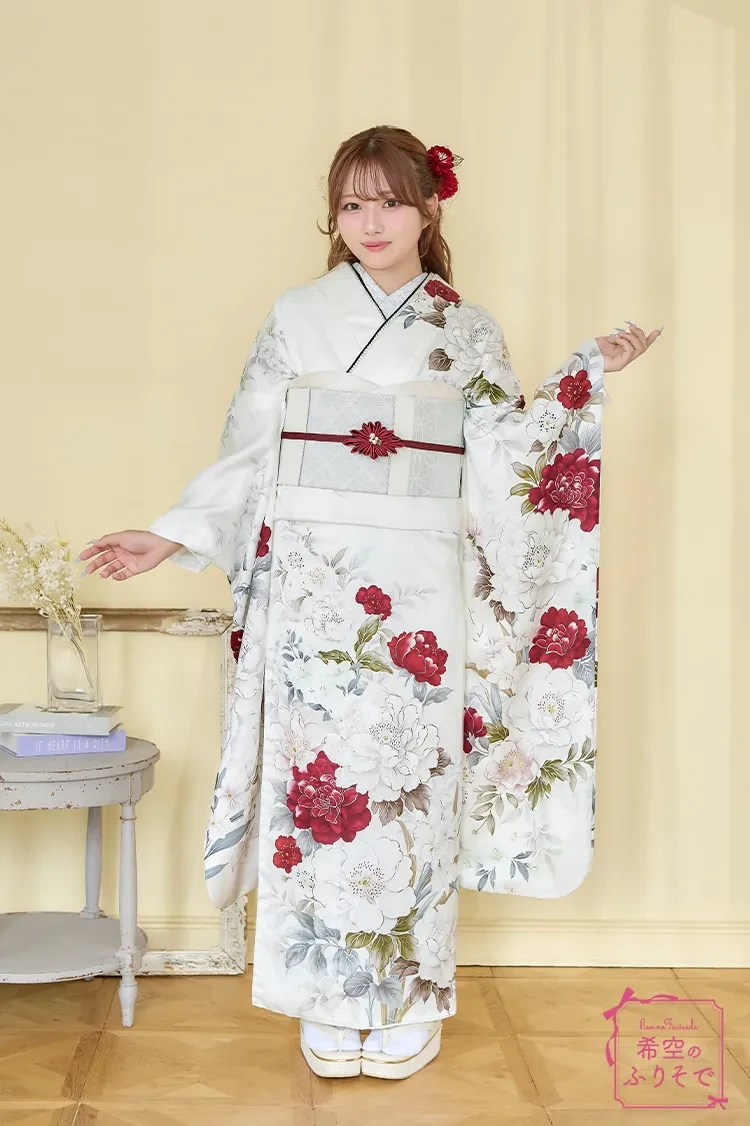 5ページ目｜白色の振袖｜成⼈式の振袖レンタルならTAKAZEN、世界