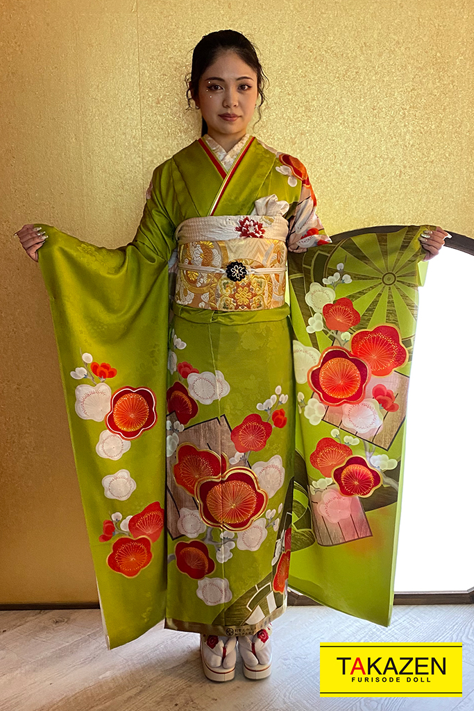 華やかな花柄振袖 オレンジ・緑