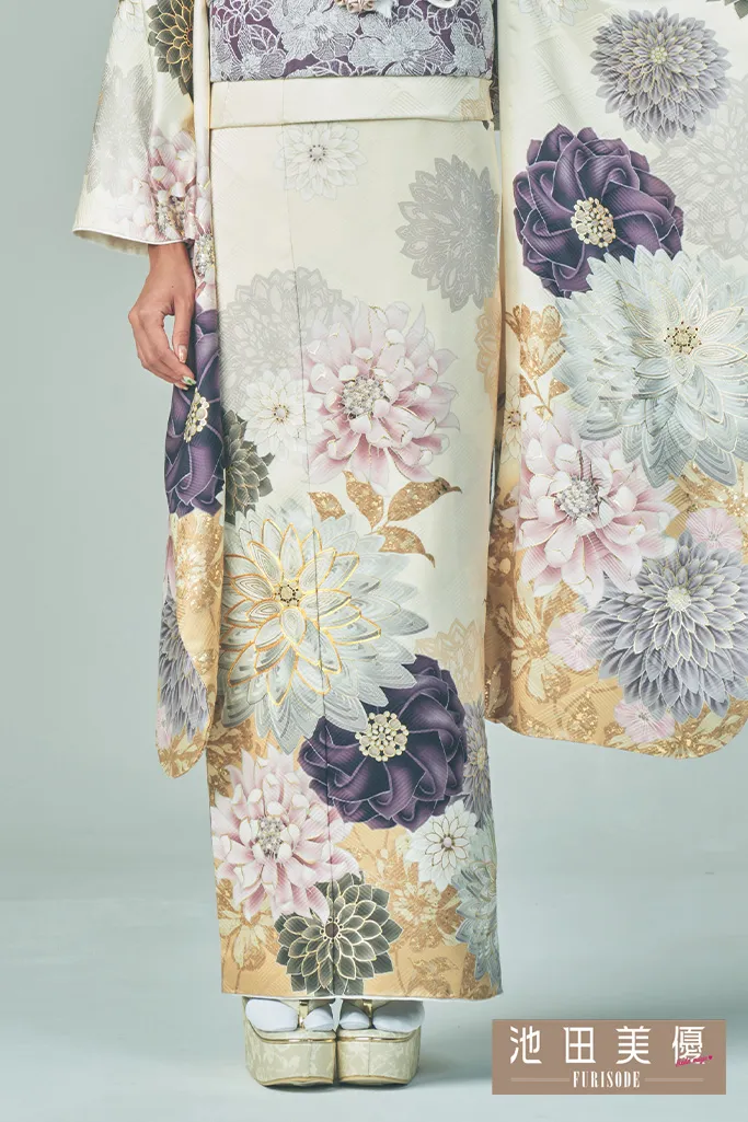 振袖 フルセット6点 花柄 蝶模様 クリーム色 白地に黒、金ラメの蝶々