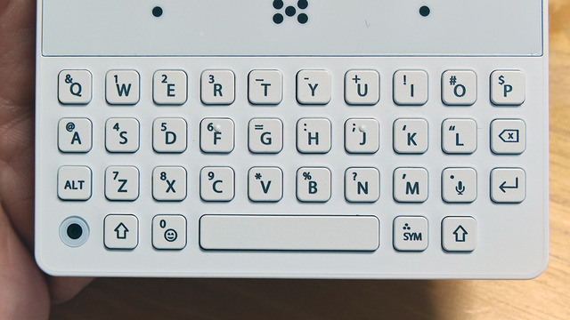 値下げ入札可 美品 Minimal Phone ホワイト QWERTYキーボード QWERTY