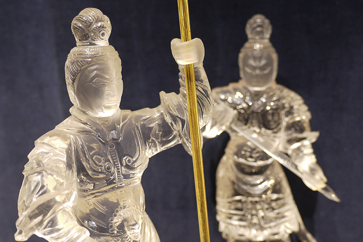 紫水晶/丑(牛)/2体左右一対/骨董/工芸品/水晶細工 甲州水晶貴石細工