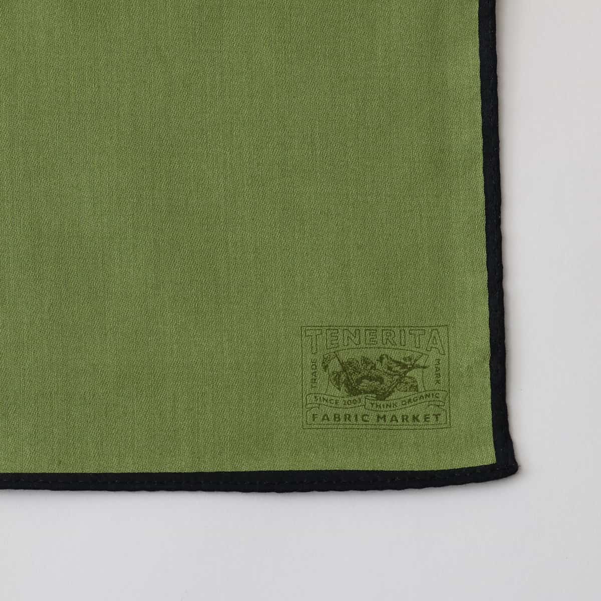 サテンハンカチ2枚セット（ネイビー＆リーフグリーン）(FREE