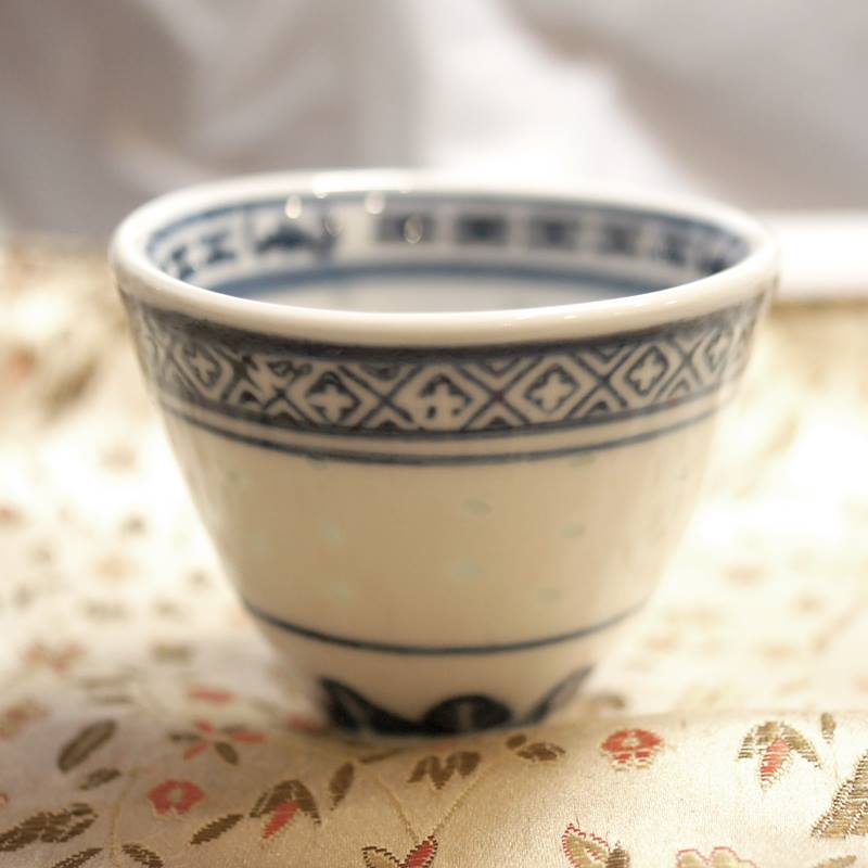 玩玉景徳鎮 蛍焼 透かし模様 湯吞み6客セット 木箱付き 玩玉景徳鎮 蛍