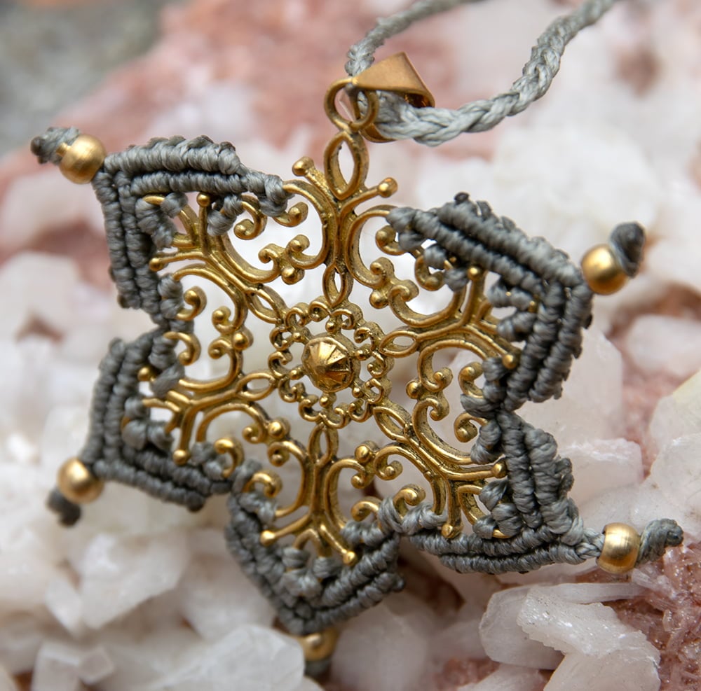 スノーモチーフのマクラメ ネックレス の通販 - TIRAKITA.COM