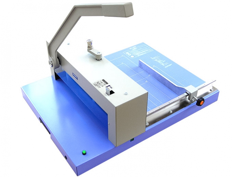 断裁機 | 製品案内 | 業務用乾燥機・断裁機・穿孔機の製造・販売