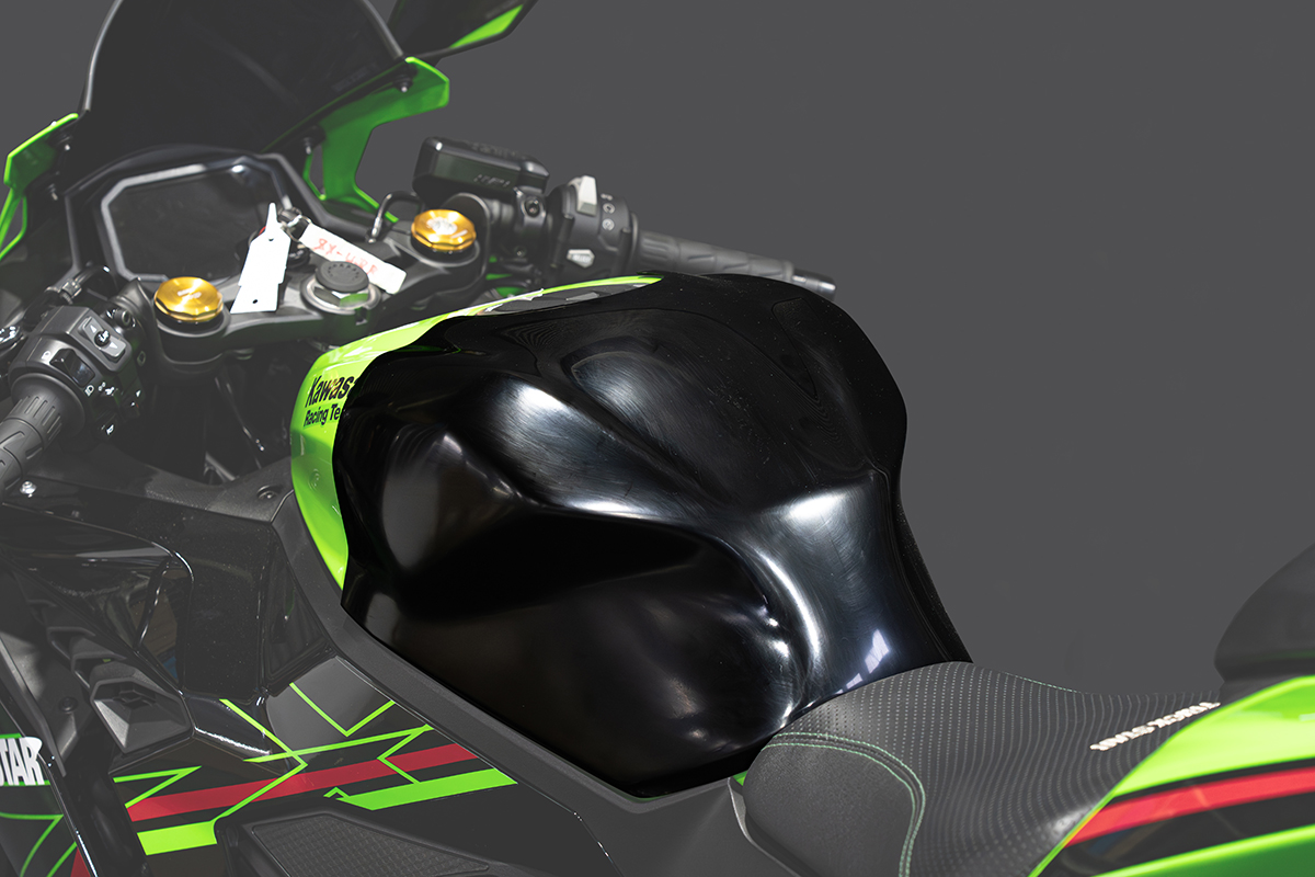 トリックスター / Ninja ZX-25R