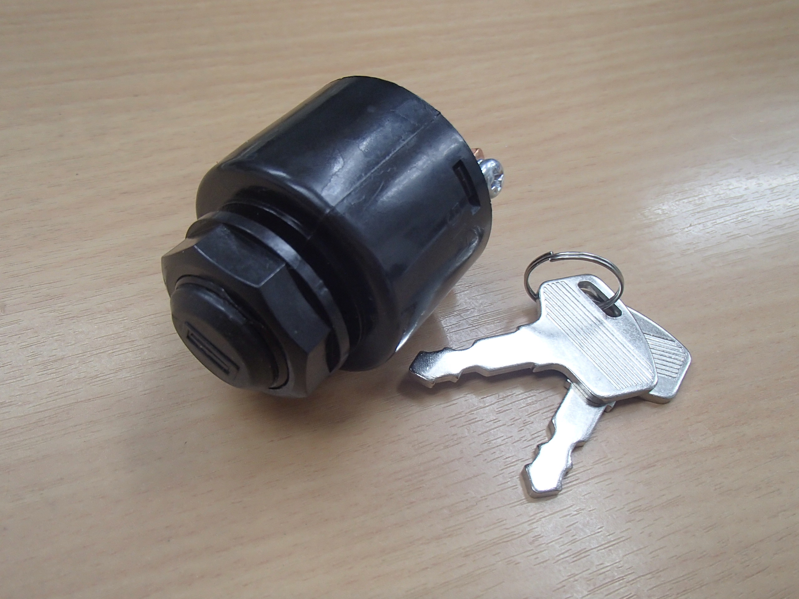 スバル携帯ポータブル発電機SG9の通信販売・修理・部品販売／テクノ