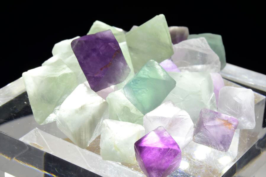 フローライト 八面体 約100g｜蛍石｜原石