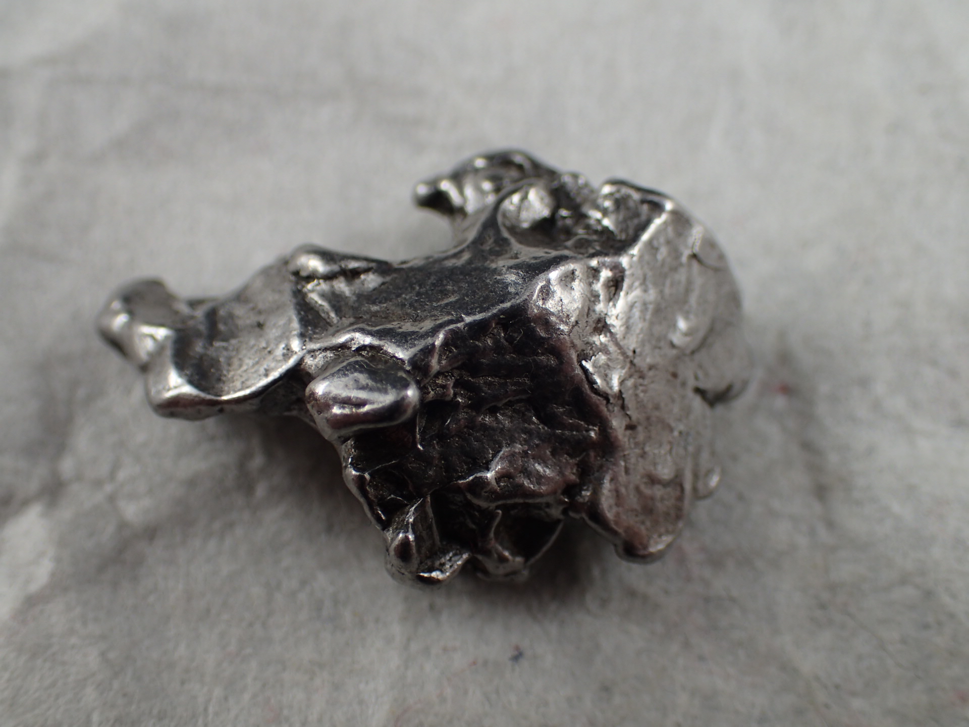 最高品質カンポ・デル・シエロ隕石（Campo del Cielo Meteorite) 落下