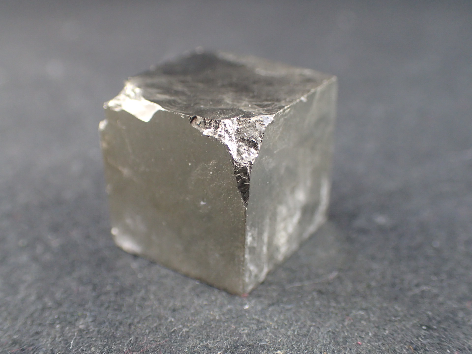 黄鉄鉱(Pyrite) ｜石の販売専門店【vec stone club】