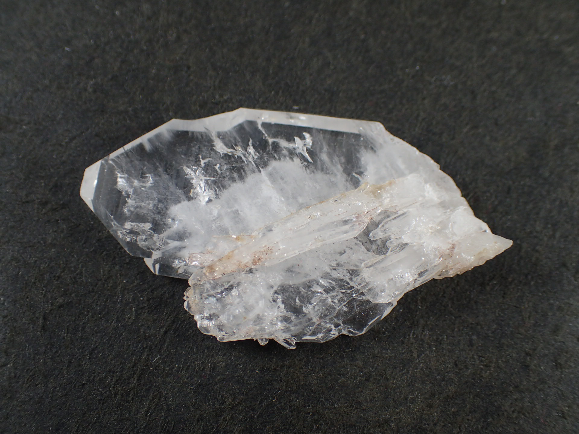 ファーデン水晶 ｜石の販売専門店【vec stone club】