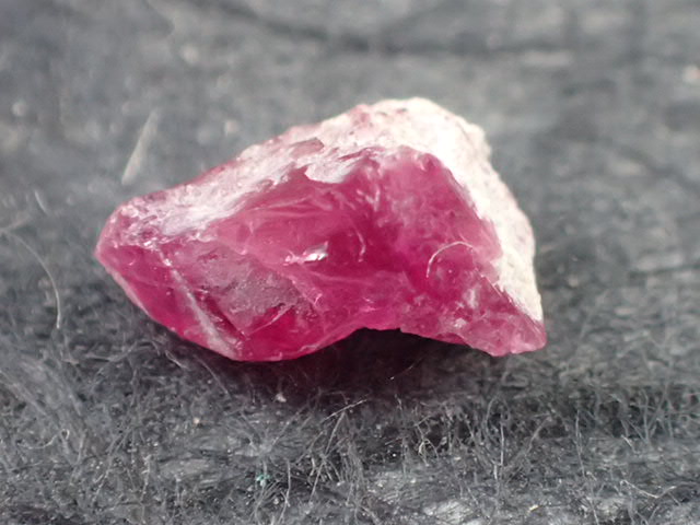 294 レッドベリル ビクスバイト レッドエメラルド 結晶 標本 294