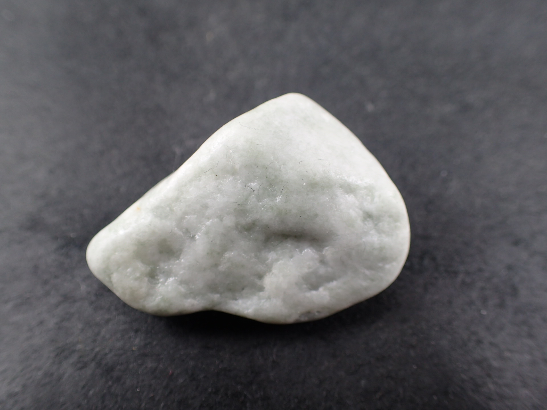 最高品質ヒスイ輝石(Jadeite) 新潟県糸魚川市青梅町 産 ｜石の販売専門