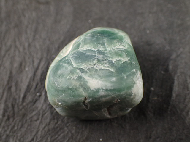 コレクター放出品】糸魚川翡翠 鮮やかな翠色 70年以上前に採石された