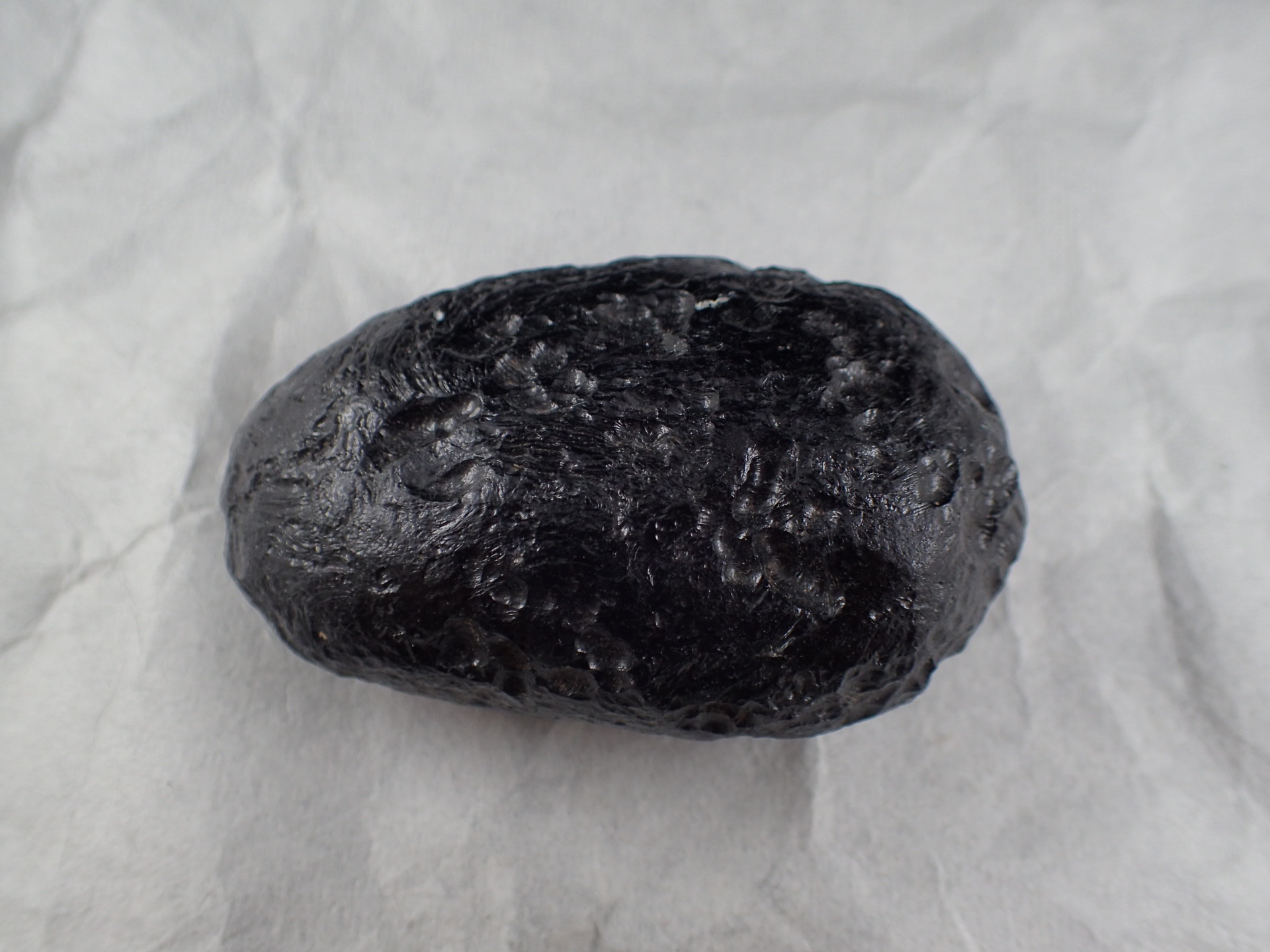 最高品質テクタイト（Tektite) 中国海南省海南島 産 ｜石の販売専門店