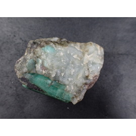 アレキサンドライト原石母岩付結晶 ブラジル産 ｜石の販売専門店【vec