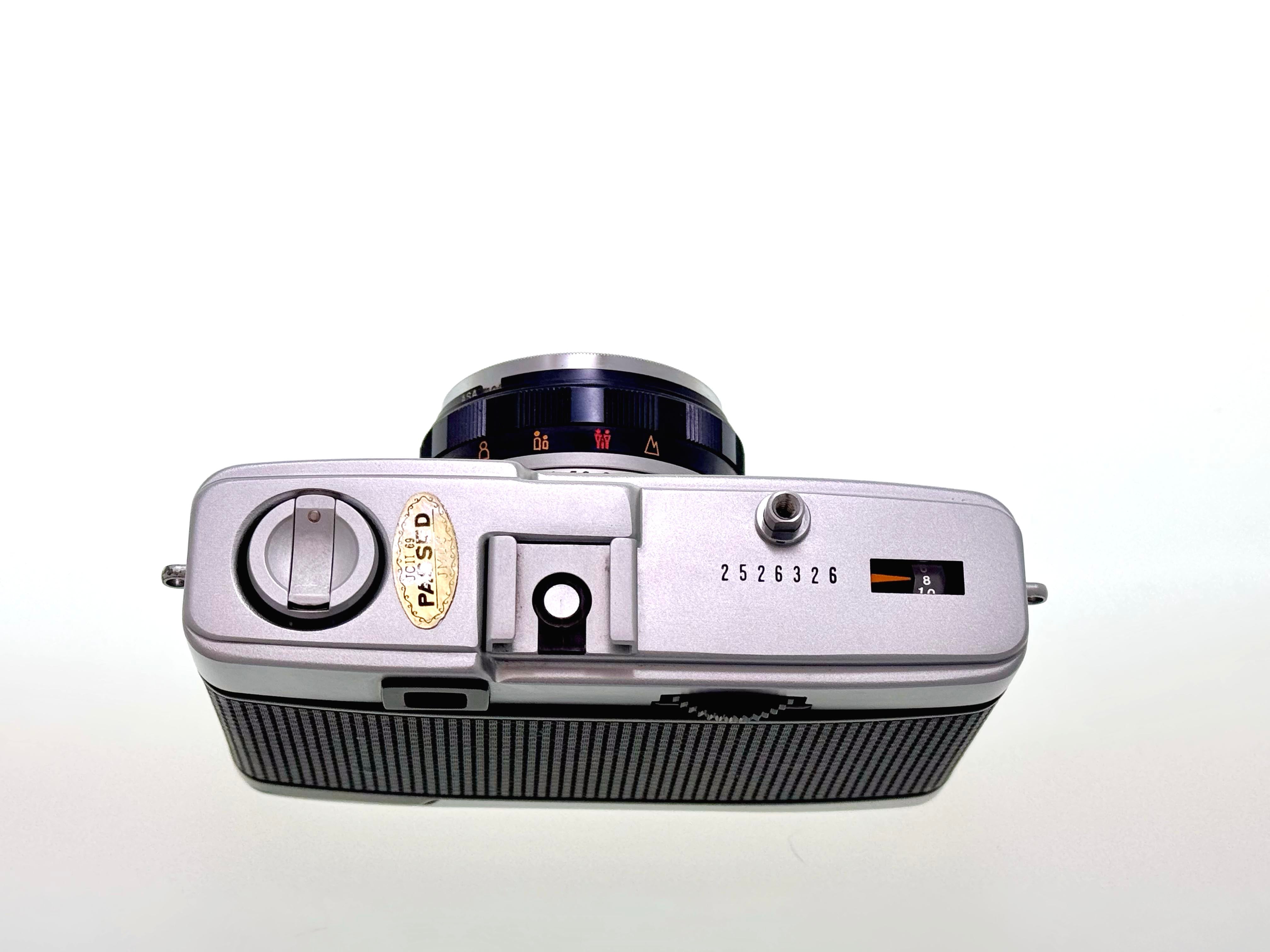 Vintage Chrome Button Olympus Trip 35. (Exc) – Vintage Olympus