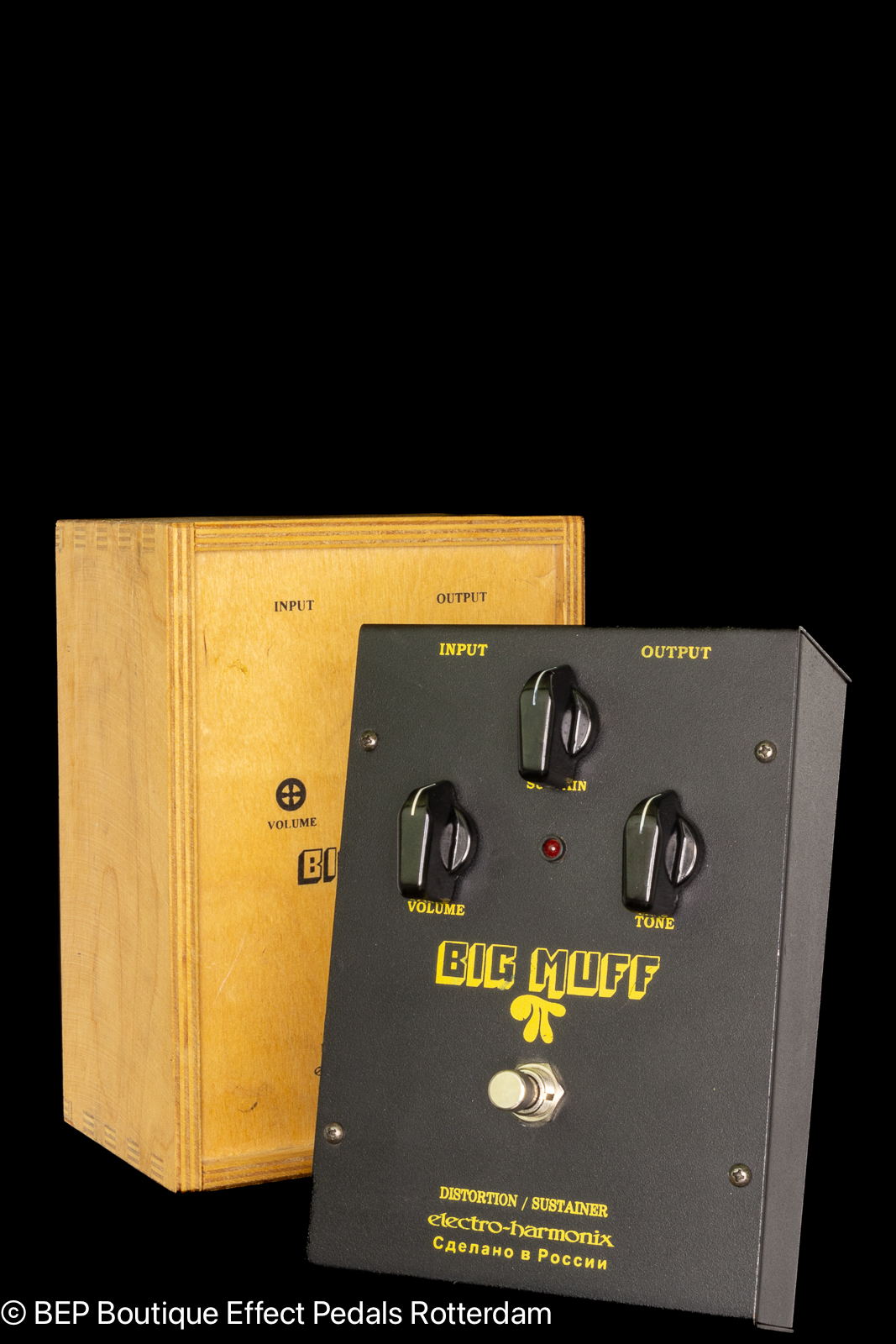 Electro Harmonix Big Muff Pi V7 (Black Russian) Black Effect For