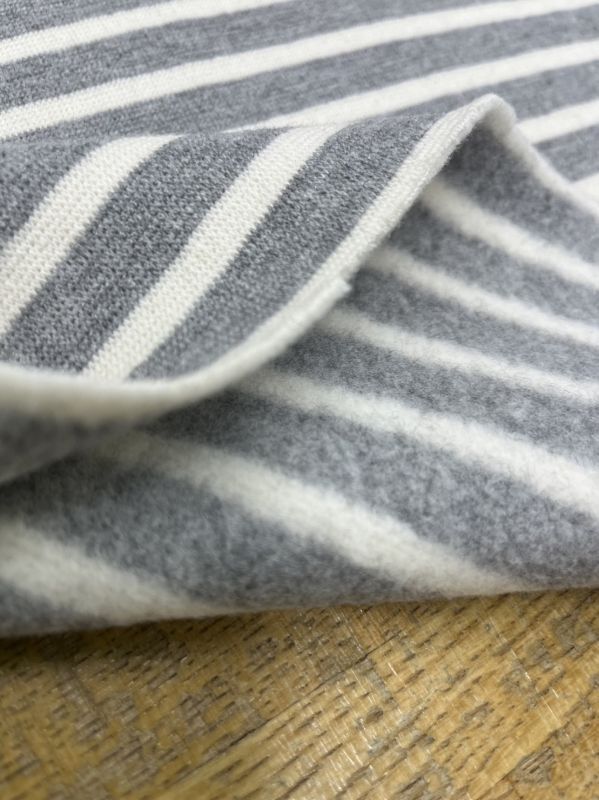 生地：綿100％ボーダー柄裏起毛裏毛（グレー／白） - 日暮里繊維街 要