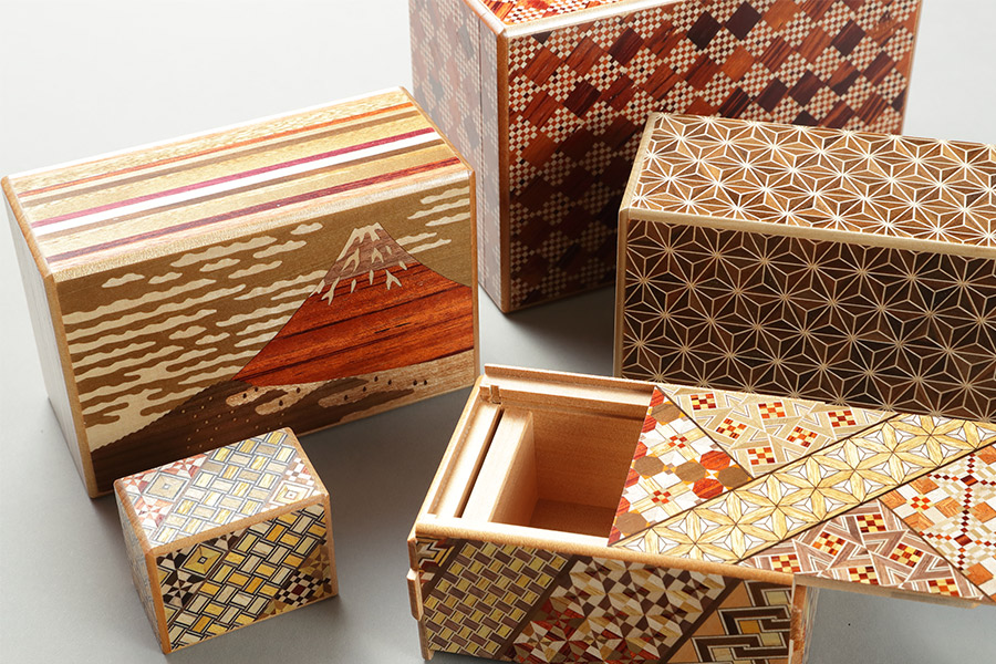 寄木細工のひみつ箱｜「パズル要素」を組み込んだ小箱