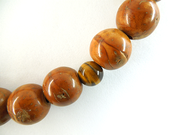 鳳眼菩提樹大玉片手数珠焦茶二五房虎目石仕立 お数珠の安田念珠店へ