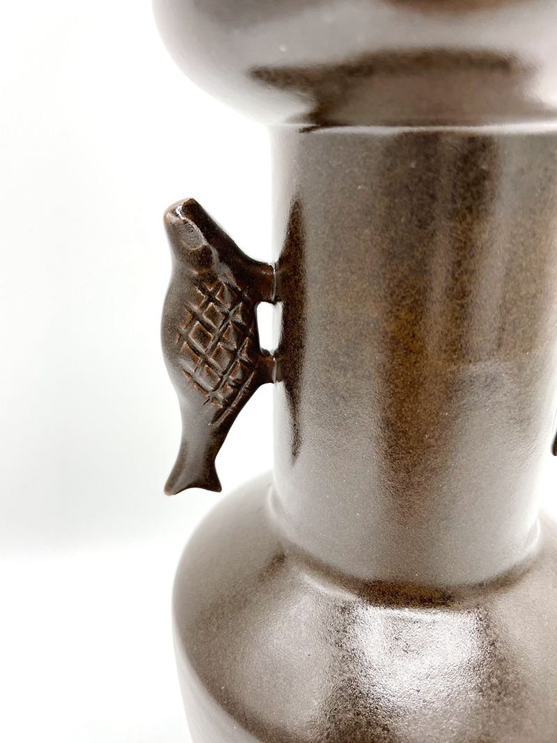 鯉耳付花入 – 膳所焼窯元陽炎園