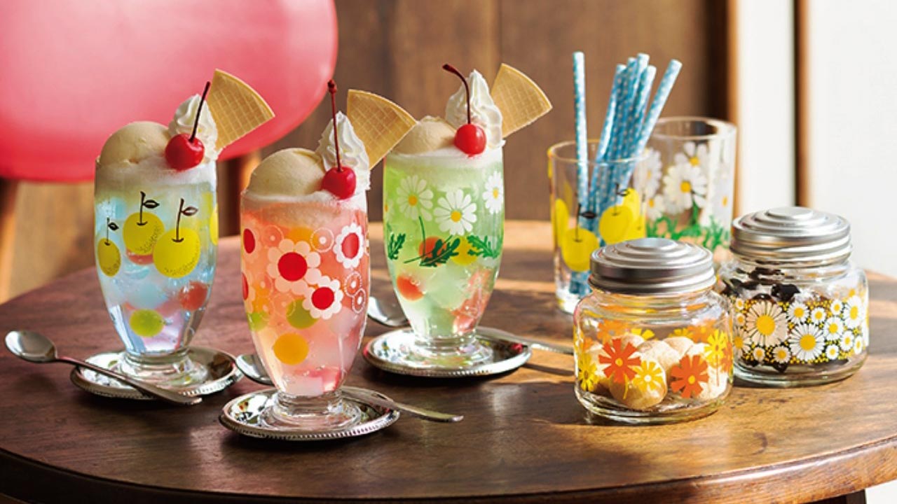 超懐かしい！「昭和風プリント」のグラスが2年で26万個のヒット：日経