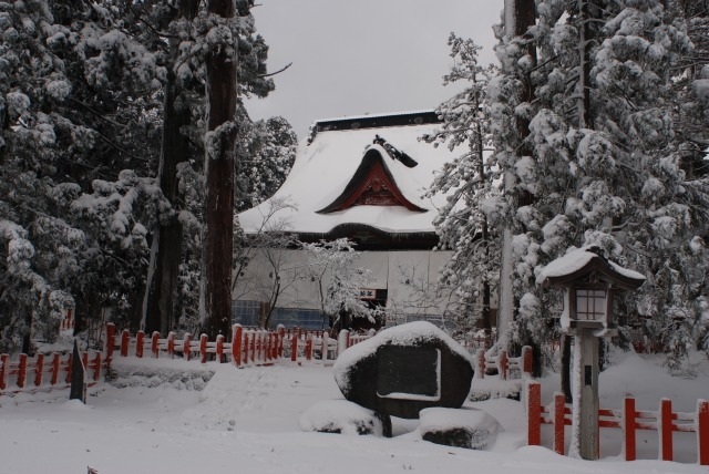出羽三山神社 羽黒山三神合祭殿 【令和8年 羽黒山午年御縁年】｜観光