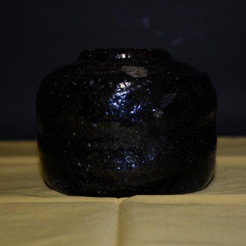 黒茶碗 古作 立鶴の画 表千家 堀内宗完宗匠箱書 古物 120000円 美術