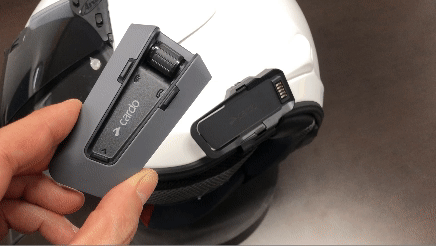 インカムが“安心”を手に入れた! 世界初のIMU搭載でアクシデント時に