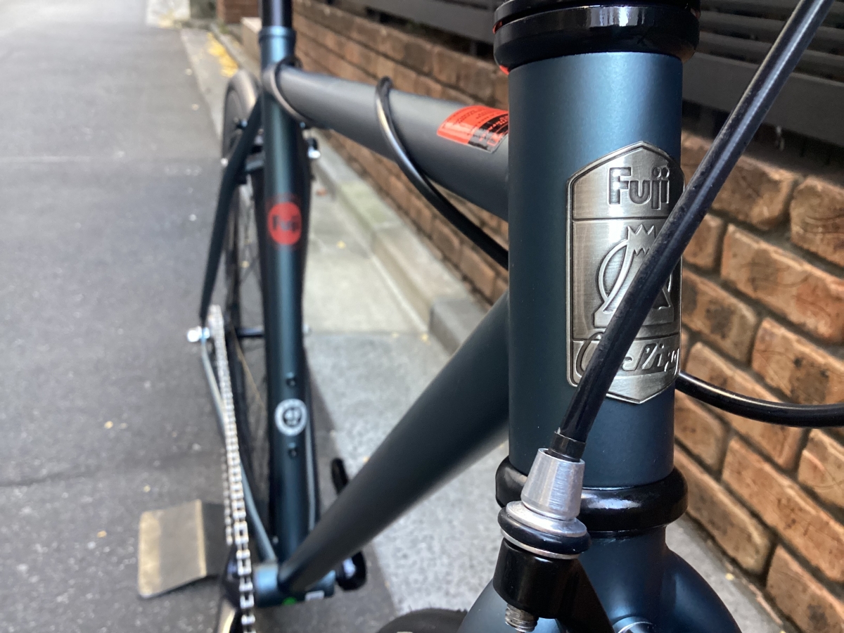 手頃な価格のシングルスピードバイクと言えば“FUJI DECLARATION