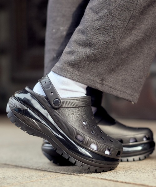 crocs（クロックス） サンダル CLASSIC MEGA CRUSH CLOG 207988-001