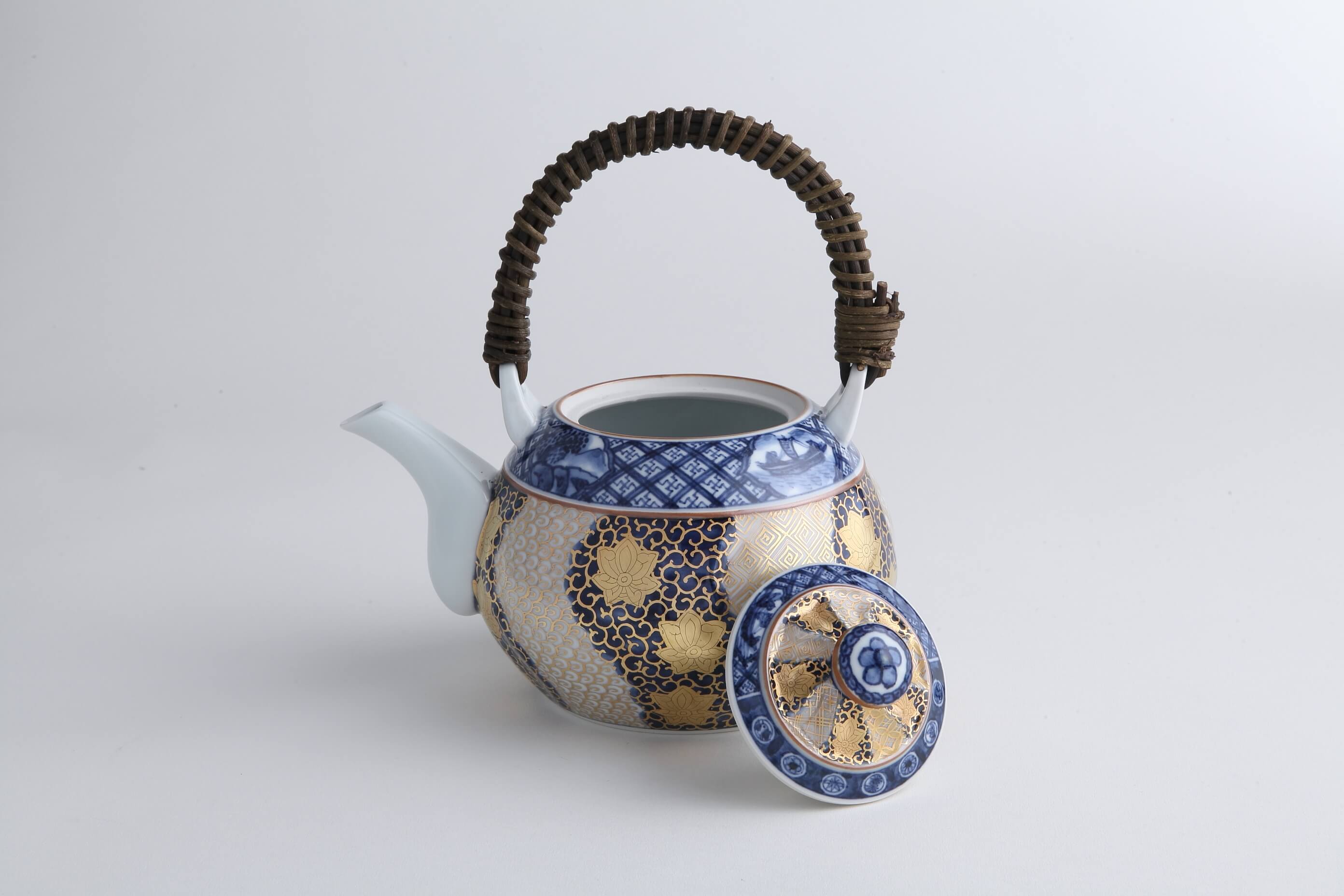 朝鮮 青磁鐵畫唐草紋瓶 【公式通販】