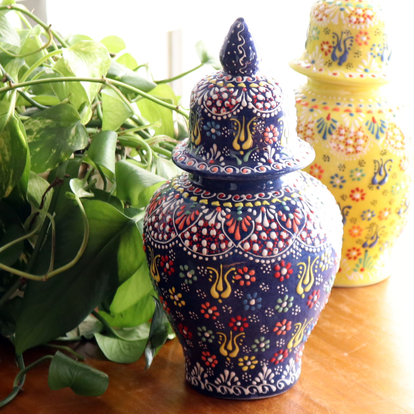 トルコ陶器 蓋つき壺 高さ25×直径11cm フラワーデザイン ネイビー