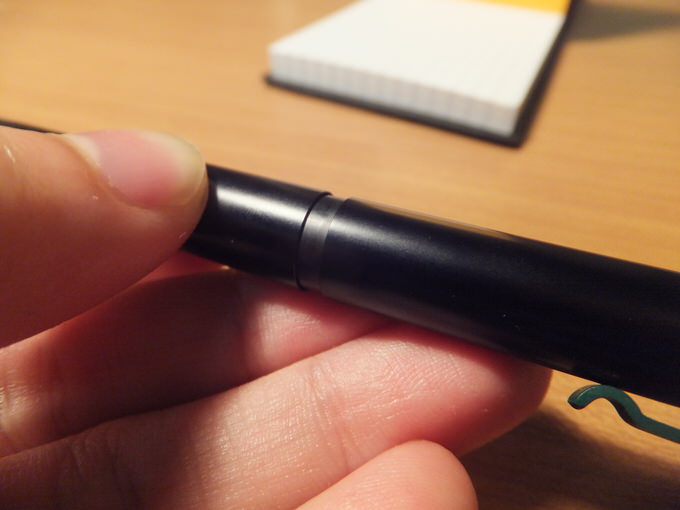 ディートリッヒ・ルブスがデザインした万年筆。コンパクトなボディに