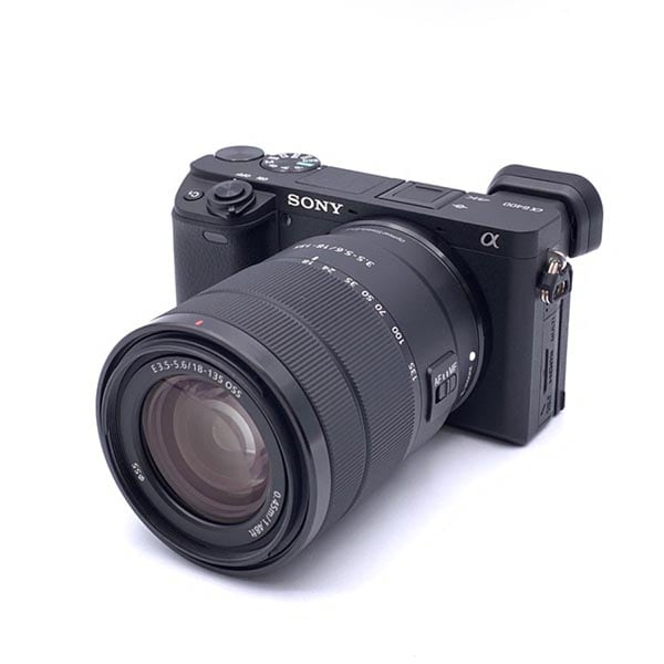 SONY ミラーレス一眼カメラ α6400 高倍率ズームレンズキット ブラック
