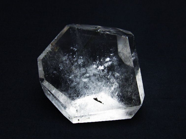 ガーデンクォーツ（庭園水晶）原石[T72-2444]