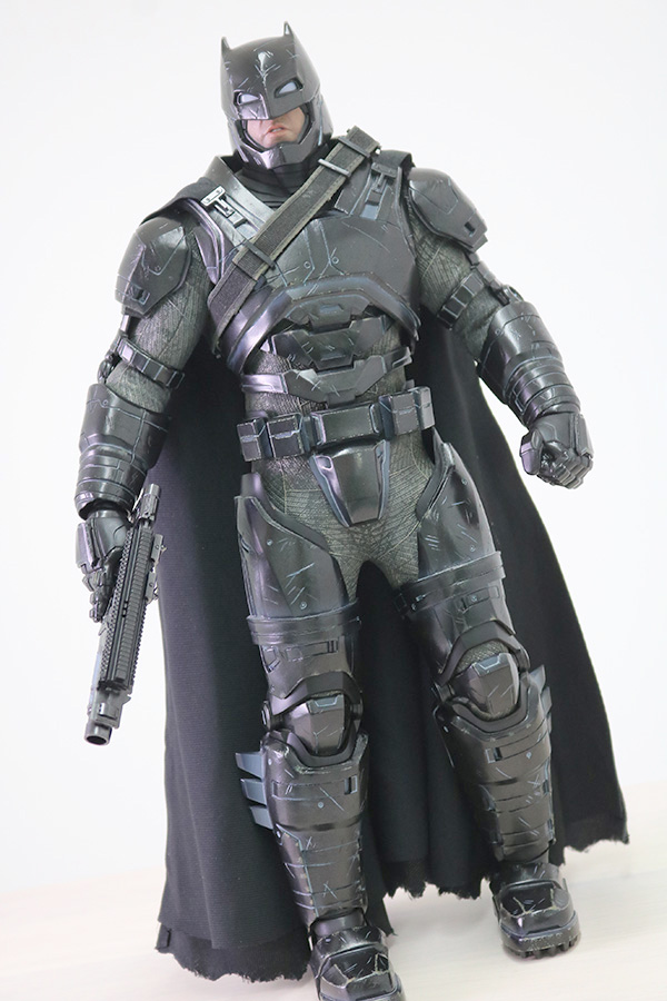新品 アーマード・バットマン ブラック・クロム版 ホットトイズ