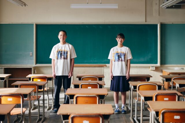 米富繊維と銀杏 BOYZ によるコラボレーション T シャツ「Yonetomi