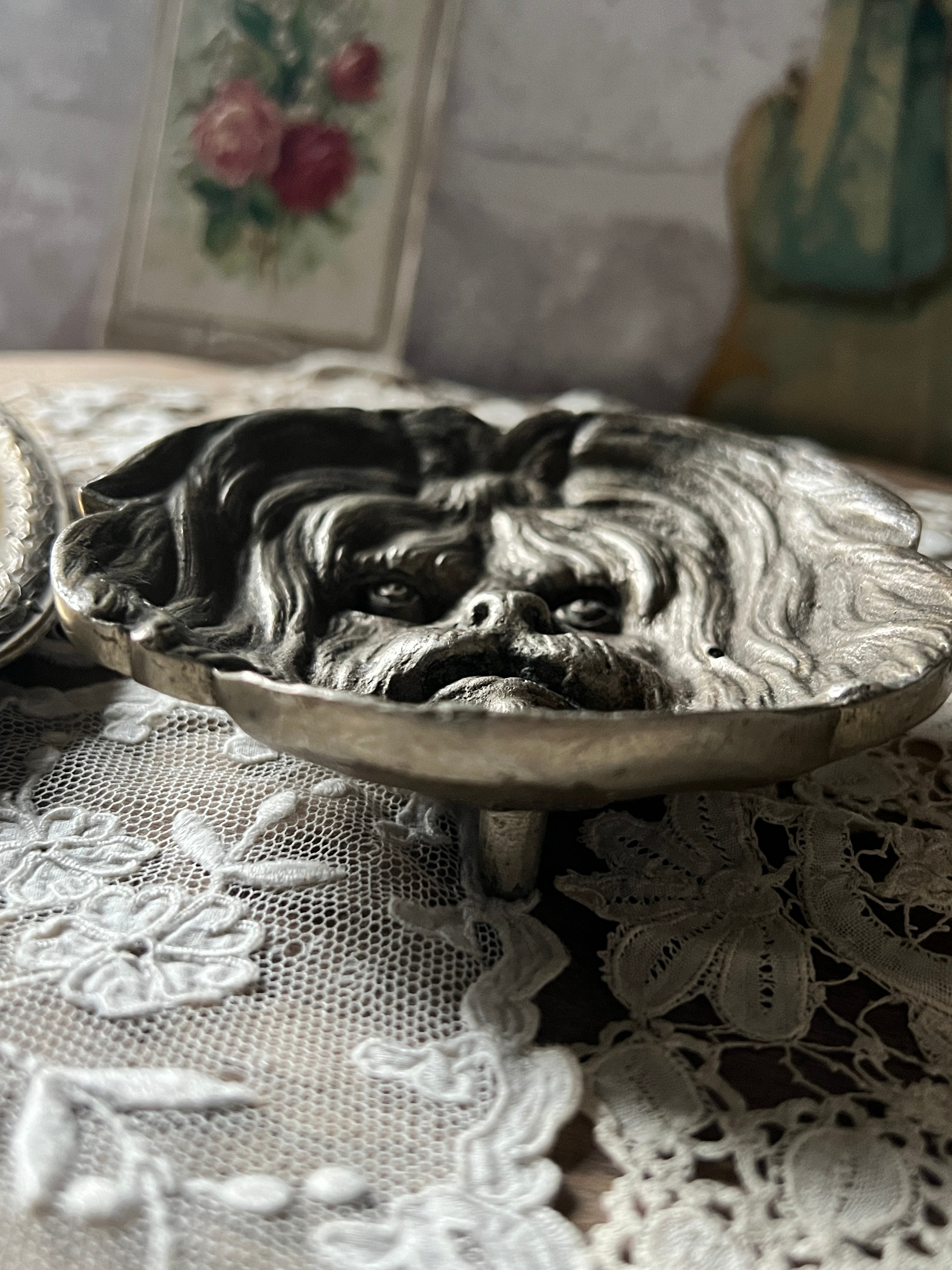 犬フェイス真鍮トレイ – France Antique 銀色アンティーク