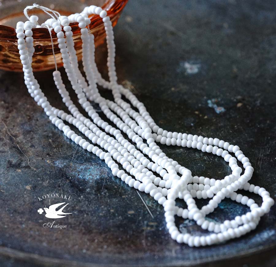 アンティークガラスビーズホワイト8g gs-1332の通販｜こよなく