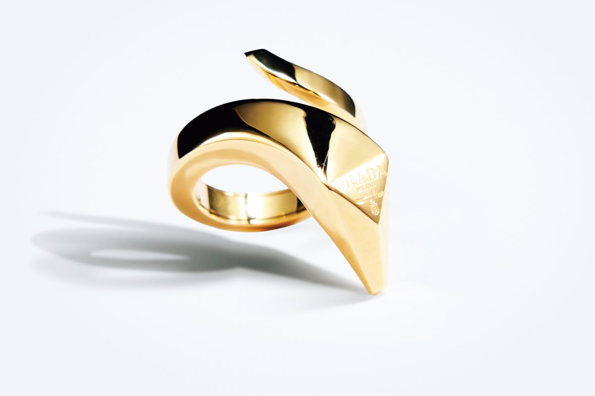 グッチのキーチェーン、ディオールのウェア…2025年財運UPの蛇アイテム7