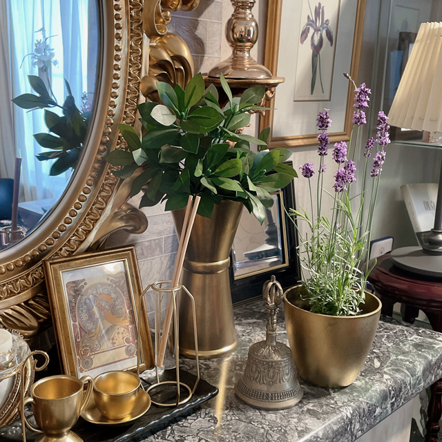 インテリア仏壇と今日の誕生花：ラベンダー（拉芬他／薰衣草） | 創価