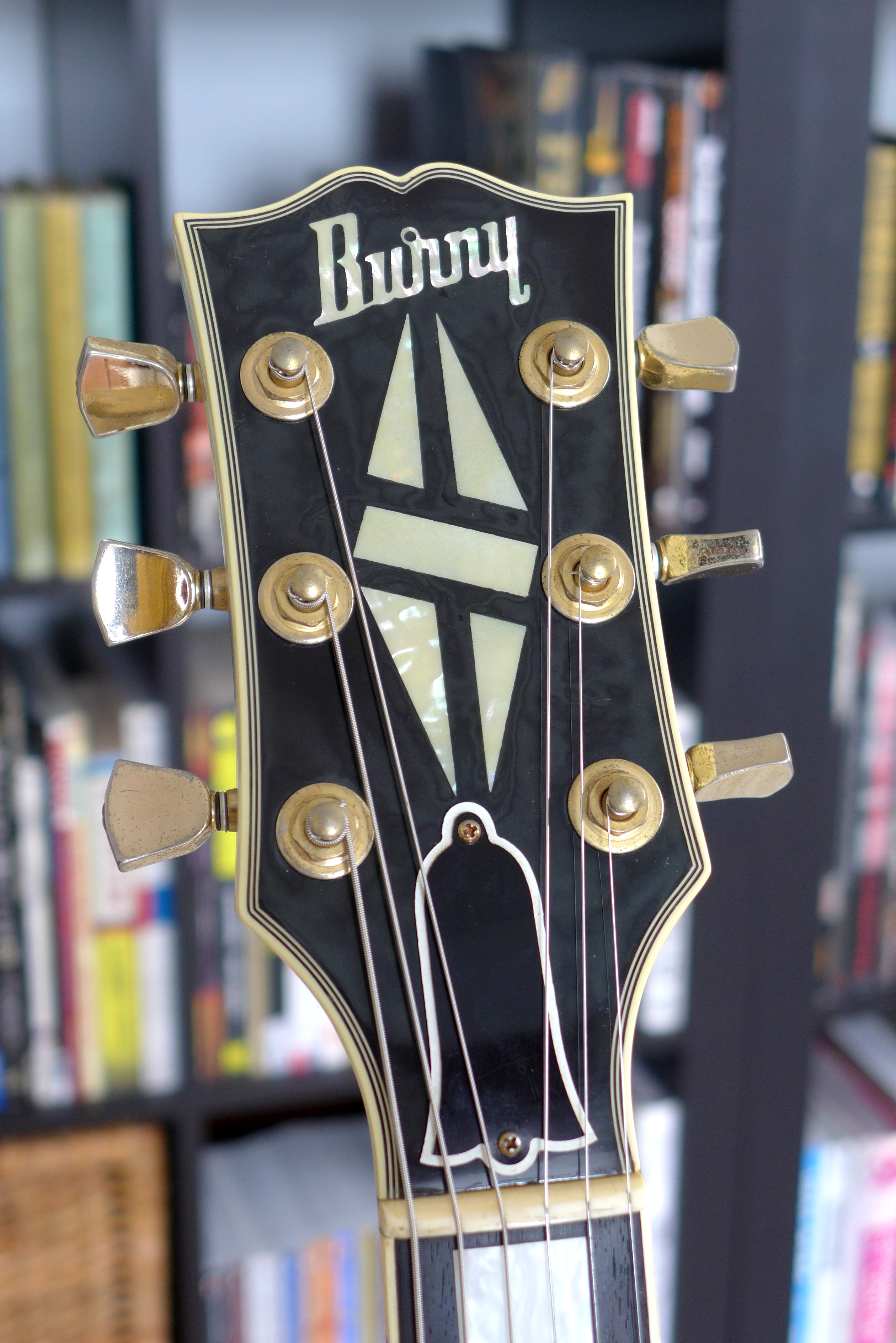 1983-85] Burny RLC-60 Les Paul Custom White – Guitarboretum