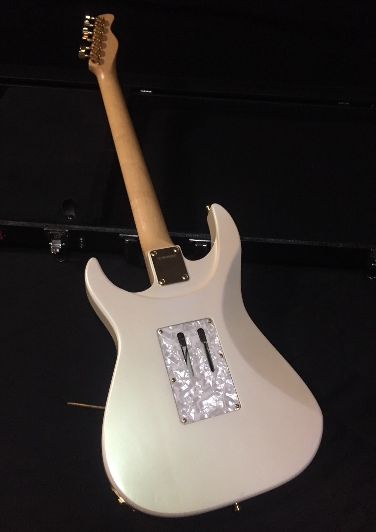 FERNANDES ホワイトエレキギター Yahoo!オークション -「エレキギター