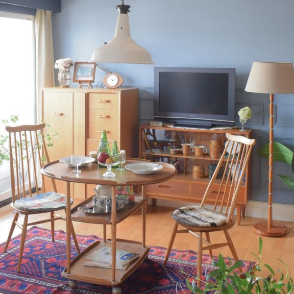 イギリスから届いたビンテージのおしゃれな置時計、 ミッド