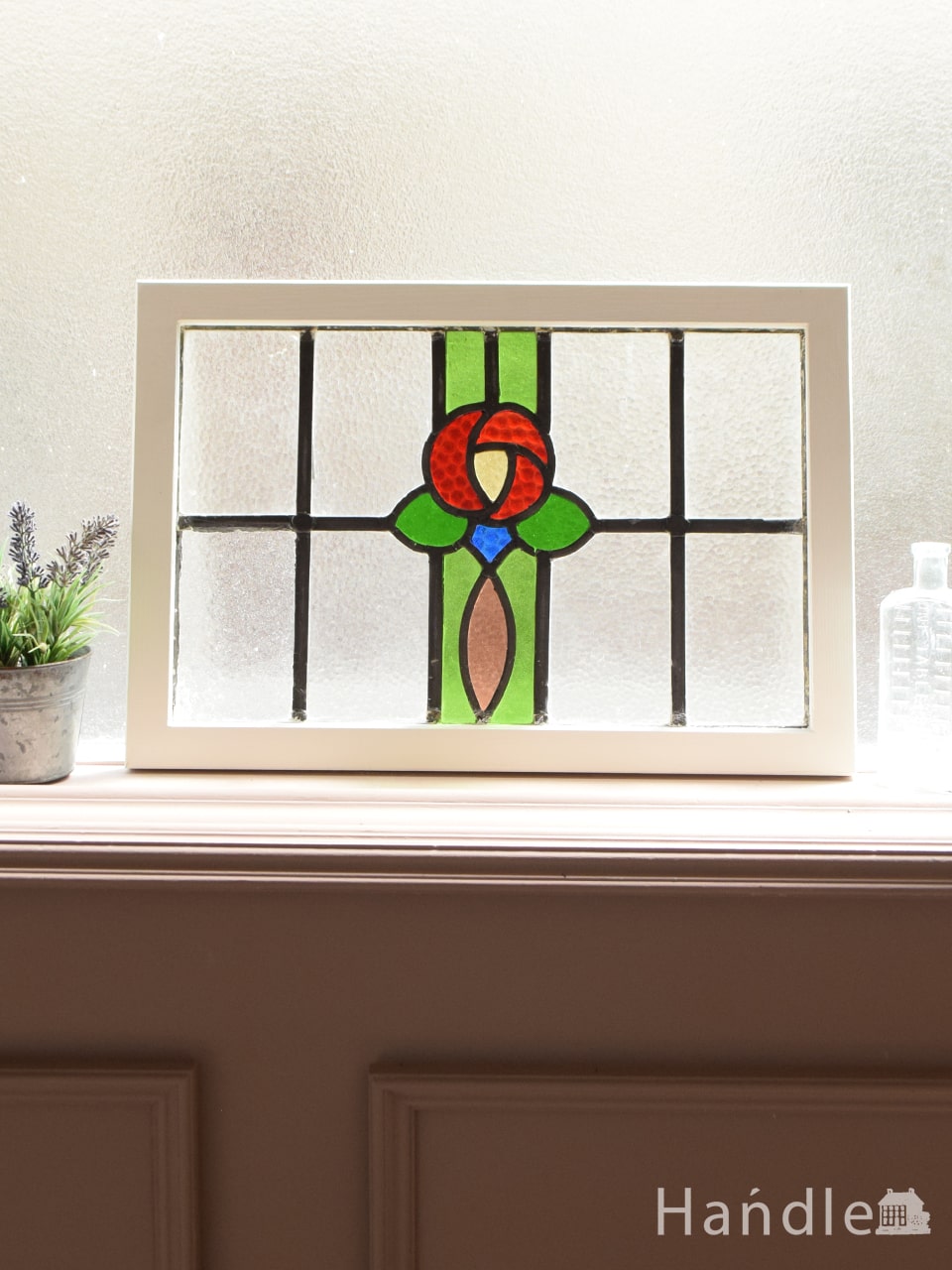 英国アンティークのステンドグラス、流れるように描かれたバラの