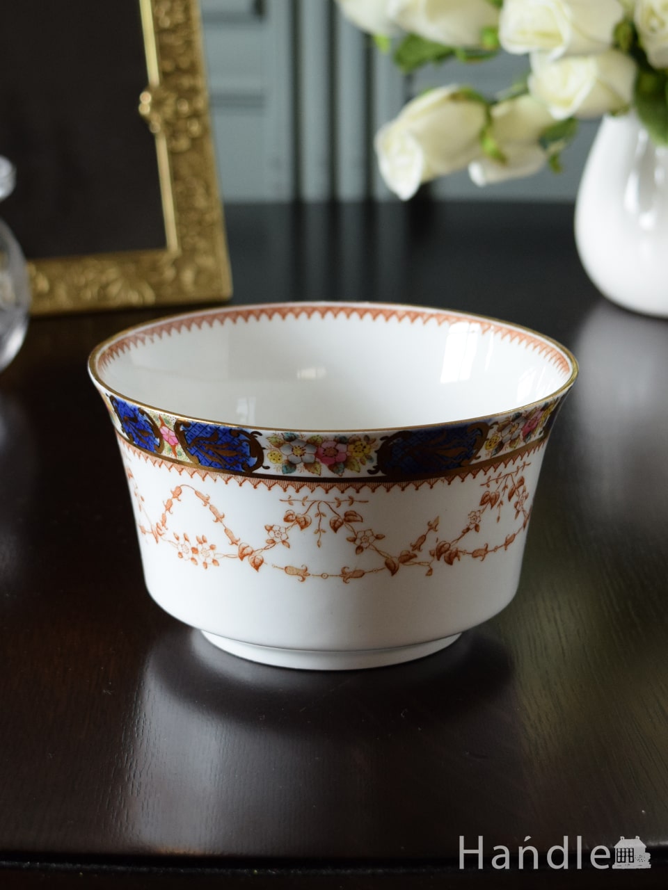 イギリスのアンティーク食器、お花の模様が上品なサザーランド