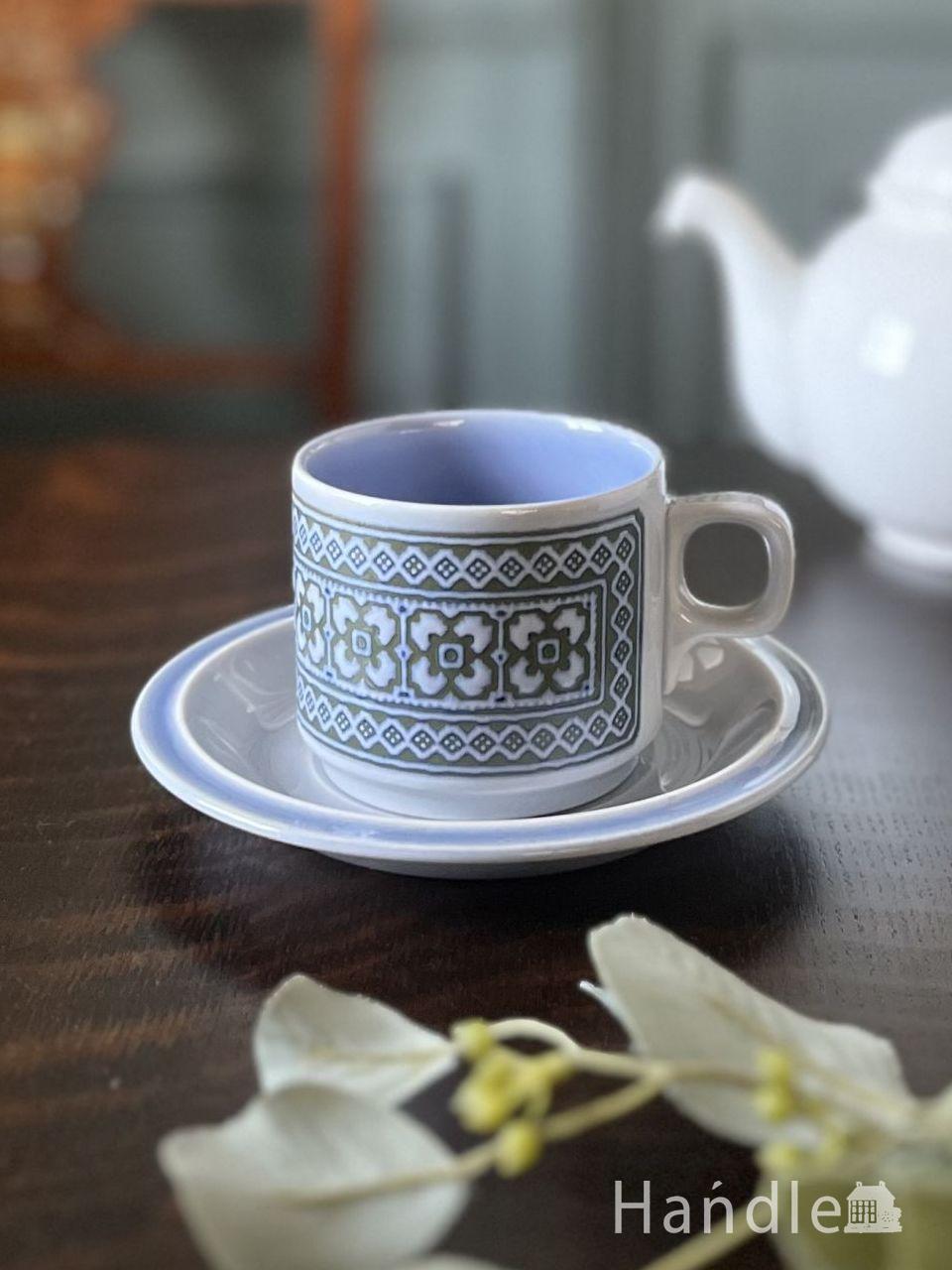 英国のアンティーク陶磁器、クラウンスタッフォードシャーのカップ