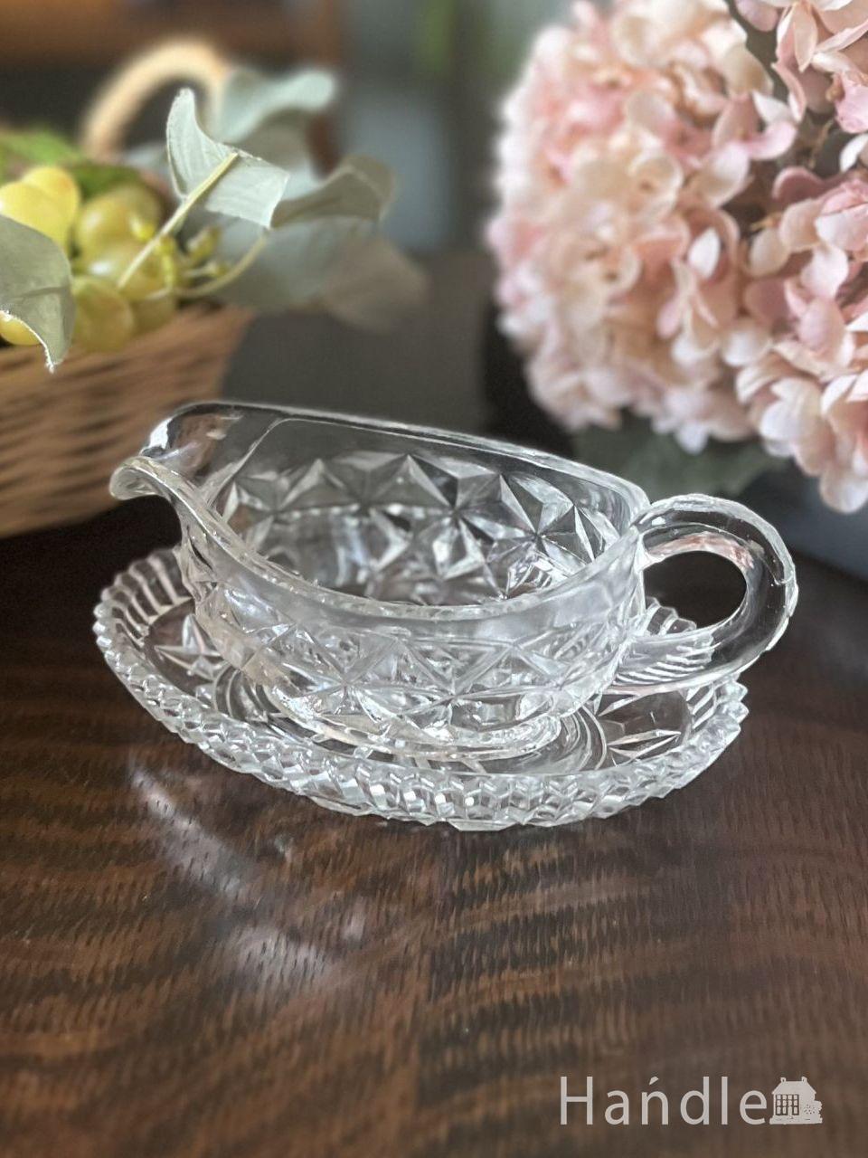 イギリスで見つけためずらしいシルバープレートの蓋が付いたガラス